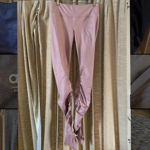 Alo medium goddess legging rosewater